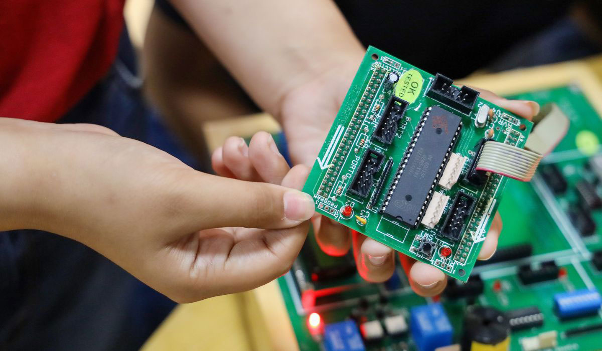 Power the Future: Why an Electrical Engineering Degree is Your Ticket to the Green Energy & Tech Boom